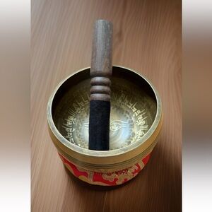 Authentic Hand Hammered Om Mani Padme Hung Mantra Carving Tibetan Singing Bowl